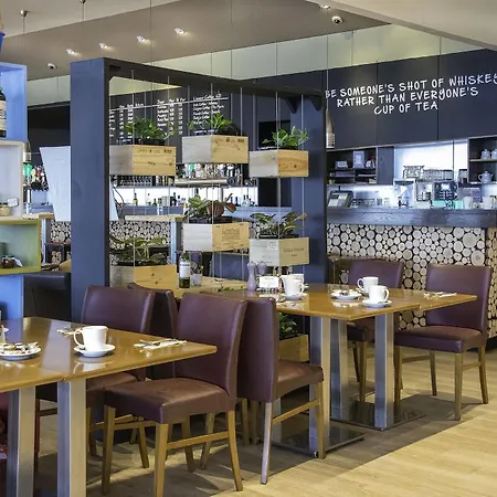 מלון Airport 4*
